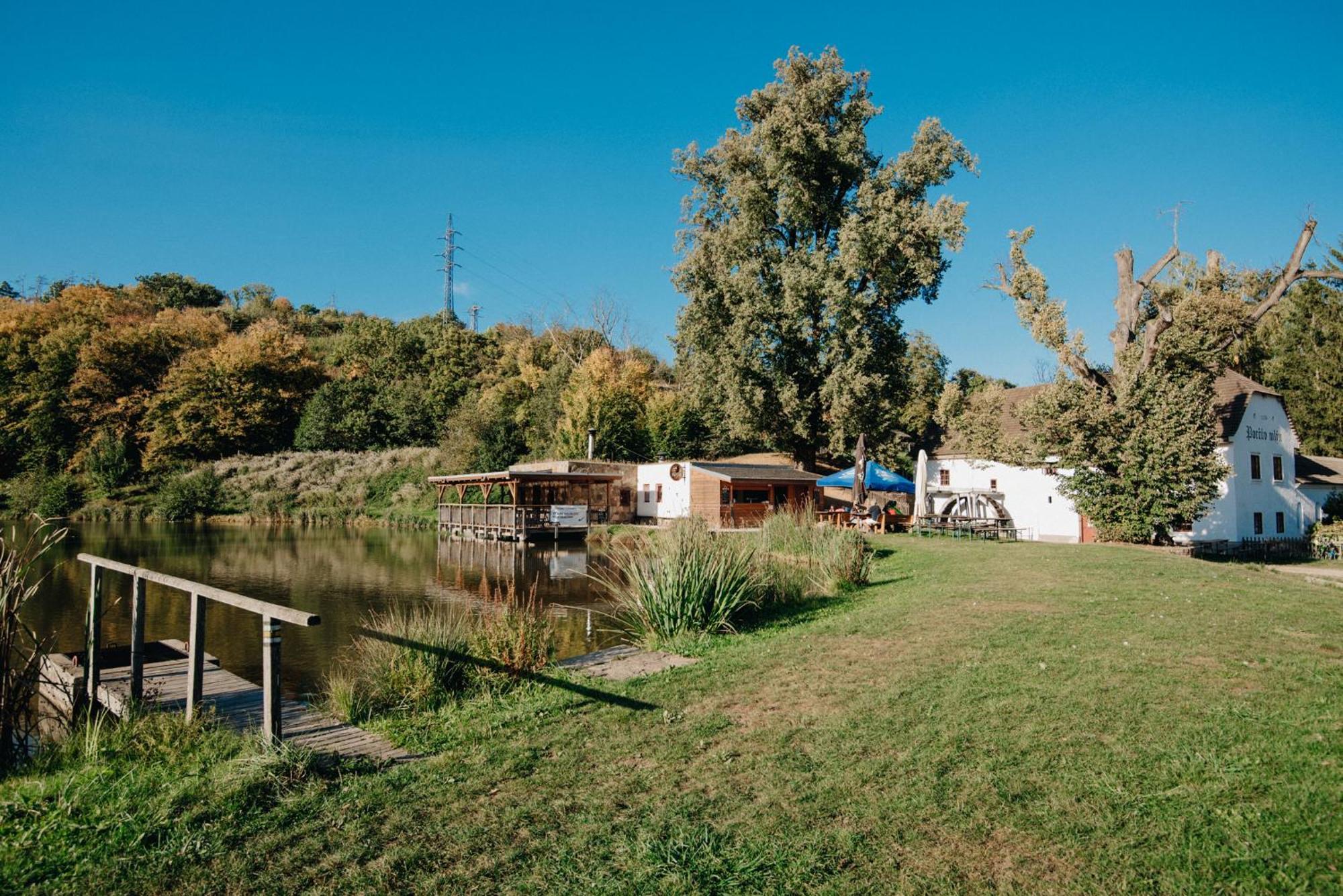 Porcuv Mlyn Hotel Bykovice Екстериор снимка