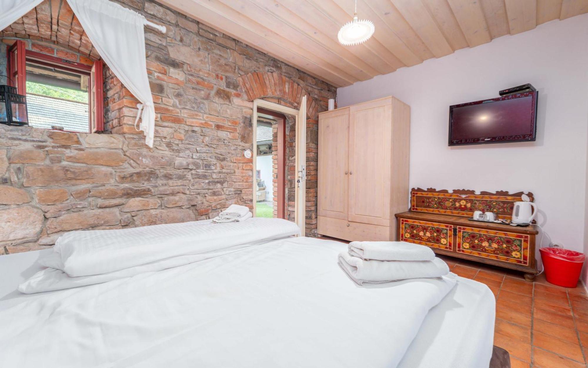 Porcuv Mlyn Hotel Bykovice Екстериор снимка