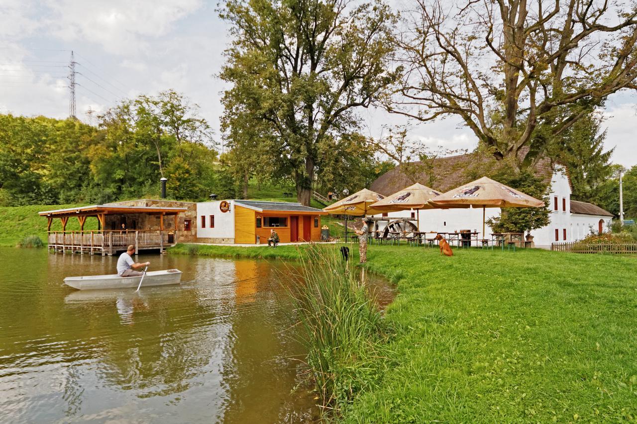 Porcuv Mlyn Hotel Bykovice Екстериор снимка