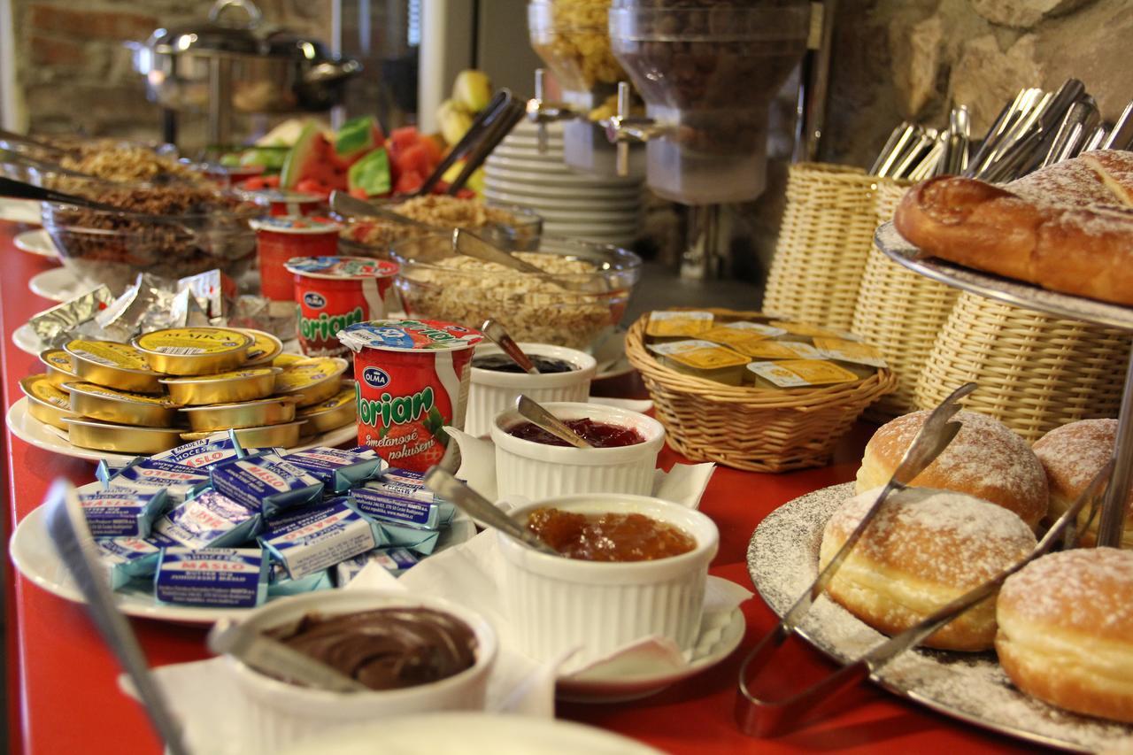Porcuv Mlyn Hotel Bykovice Екстериор снимка