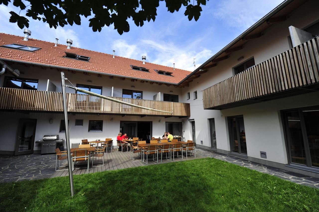 Porcuv Mlyn Hotel Bykovice Екстериор снимка
